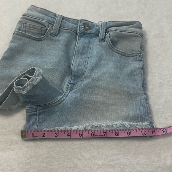 Atlar’d state Blue Jean Shorts with Vintage Distressed Look - Picture 4 of 7